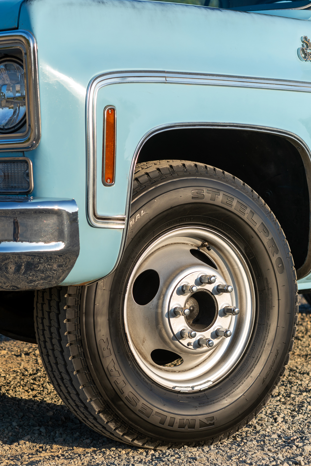 milestar steelpro ms597 on blue gmc camper special dually